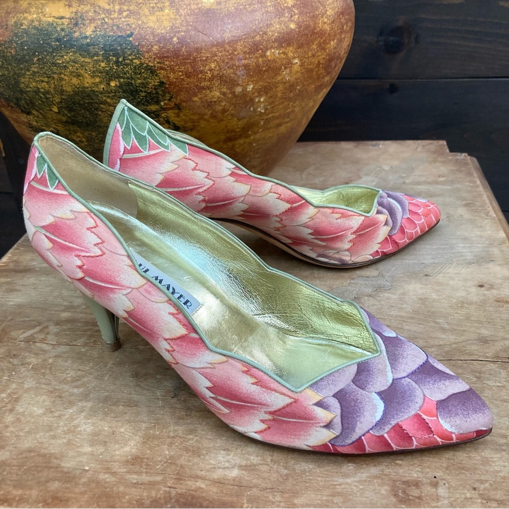 Paul Mayer Heals Stunning feather print! kitten heal pastel size 9‎